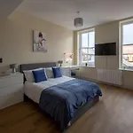 Apartment 7, Isabella House, Aparthotel, By Rentmyhouse