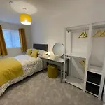 Quiet And Central Modern New Build Bungalow