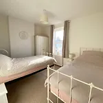Freshly Renovated 2 Bedroom Victorian Town House.