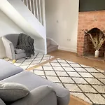 Freshly Renovated 2 Bedroom Victorian Town House.