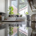 Hereford City - St Owens Terrace - Comfortable & Spacious Well Presented Three Storey House, Perfect For A Weekend Away & Exploring The City On Foot - Hosted By Rentmyhouse