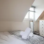 Hereford City - St Owens Terrace - Comfortable & Spacious Well Presented Three Storey House, Perfect For A Weekend Away & Exploring The City On Foot - Hosted By Rentmyhouse