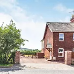 2 Stanley Villas