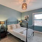 Host & Stay - Barton Road House