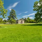Newcourt Manor