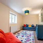 Host & Stay - The Pippins