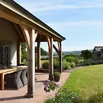 Luxury Spacious Country Home W/ Mountain Views