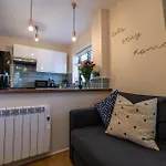 The Comfy House - Inc Free Parking, Smart Tv, Full Kitchen, Washing Machine - Winter Deal