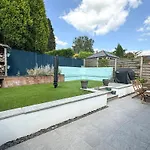 Contemporary, Open Plan, 3 Bedroom House In Hereford - Sleeps 5-6