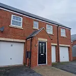 Hereford - Robin Coach House - Located On City Outskirts In North Hereford - Modern 2 Bedroom Property With Parking - Suitable For Small Family, Couple Or Contractors - Hosted By Rentmyhouse