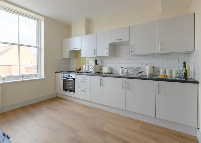 Apartment 7, Isabella House, Aparthotel, By Rentmyhouse