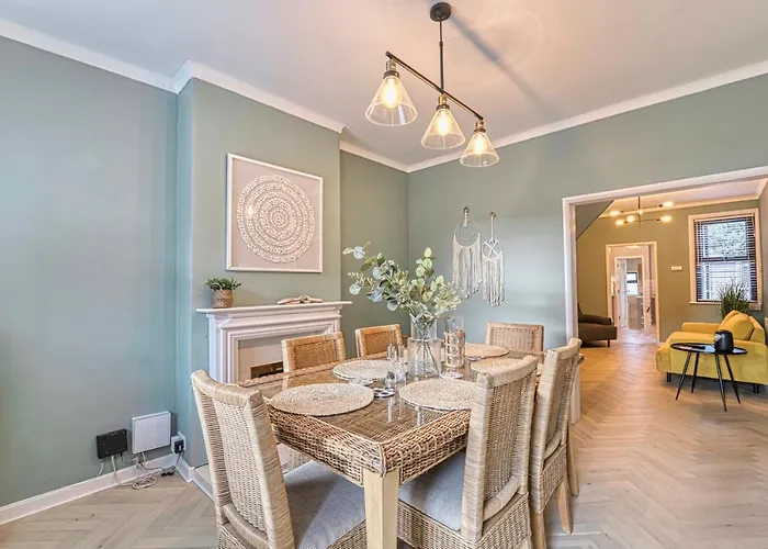 Host & Stay - Barton Road House
