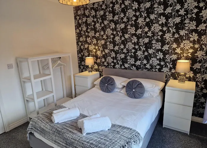 Hereford - Mayflower Coach House, Modern 2 Bedroom Property With Parking, Located South Of Hereford City, Suitable For Small Family, Couple Or Contractors - Sleeps Up To 5 Guests - Hosted By Rentmyhouse