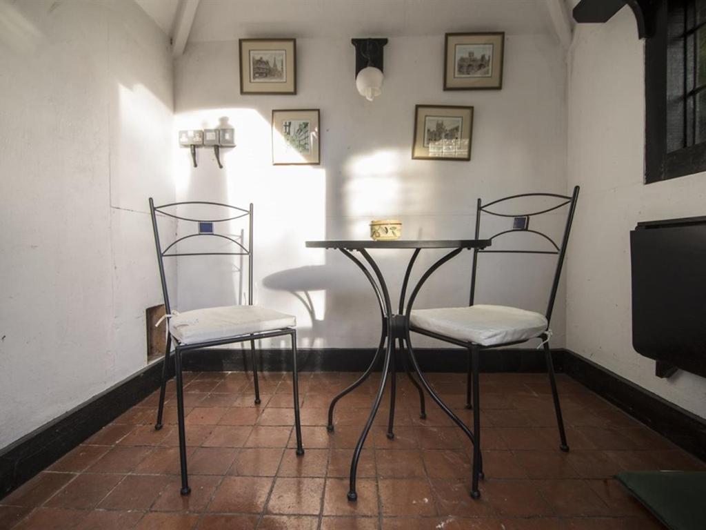 Bed & Breakfast No 21