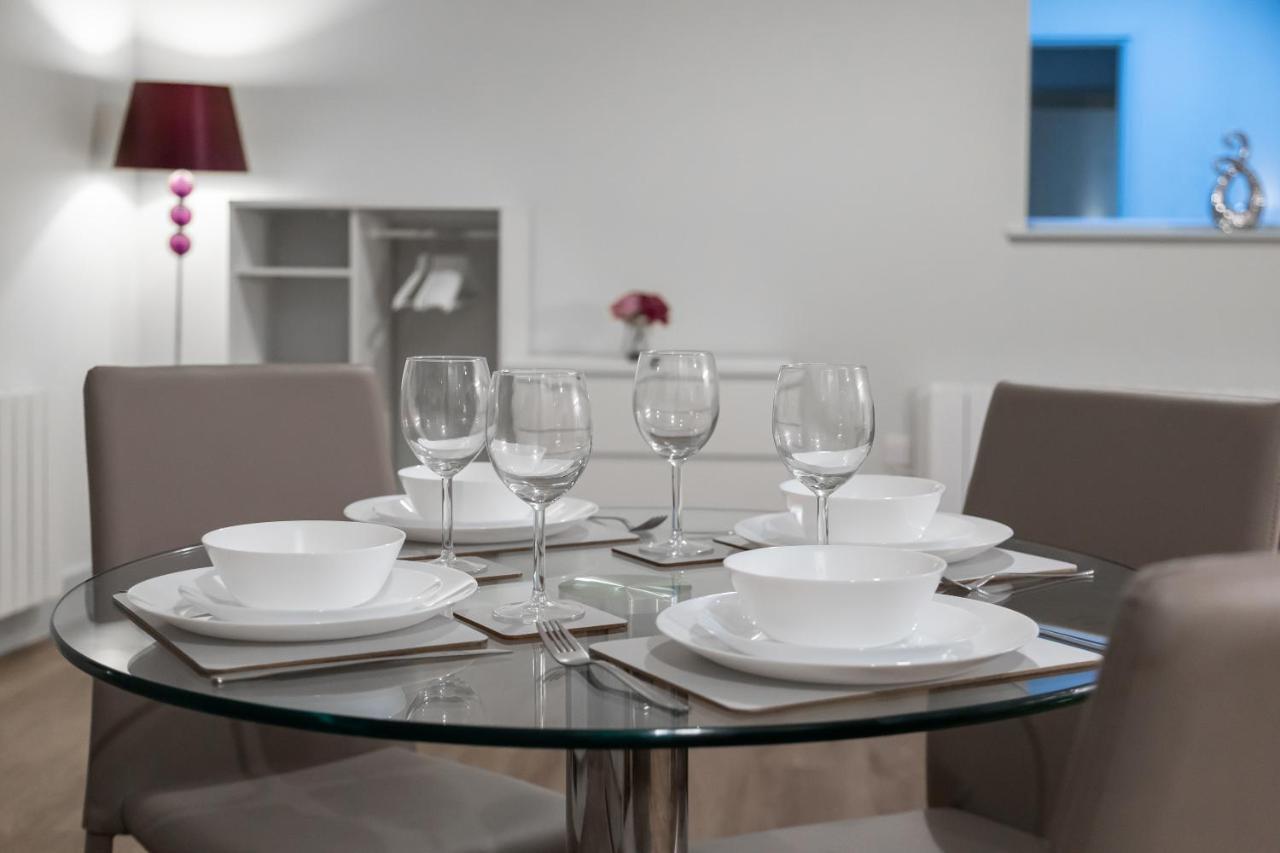 2, Isabella House, Aparthotel, By Rentmyhouse * Hereford
