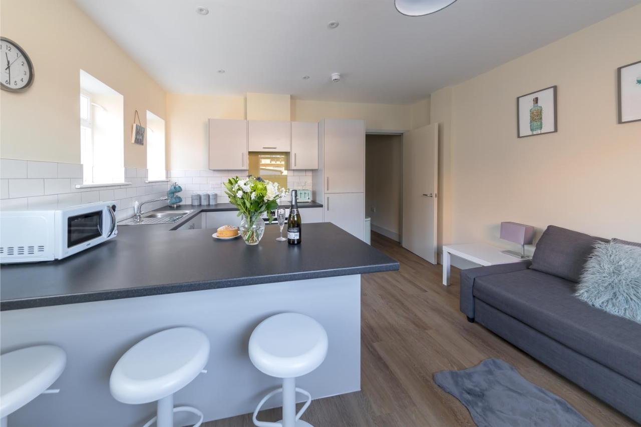 Centre - 4, Isabella House - Modern In The Heart Of The - Sleeps 4 Guests - Hosted By Rentmyhouse * Hereford