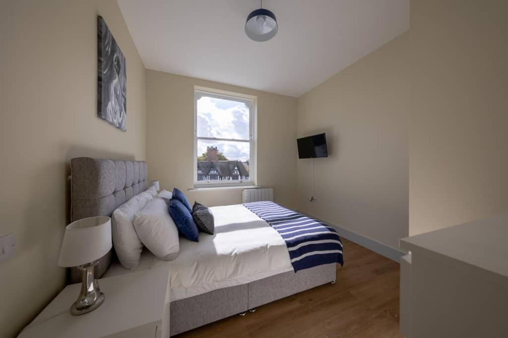 5, Isabella House, Aparthotel, By Rentmyhouse *