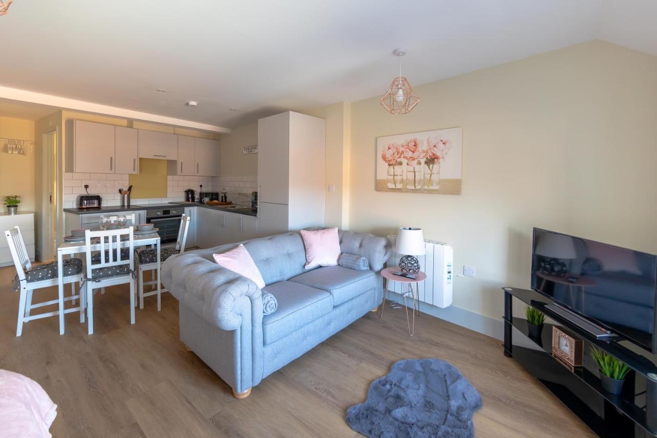 9, Isabella House, Aparthotel, By Rentmyhouse Apartment *