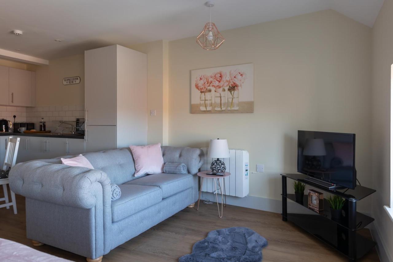 Apartment 9, Isabella House, Aparthotel, By Rentmyhouse *