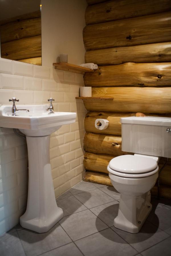 Coed Y Marchog Woodland Retreat Lodge
