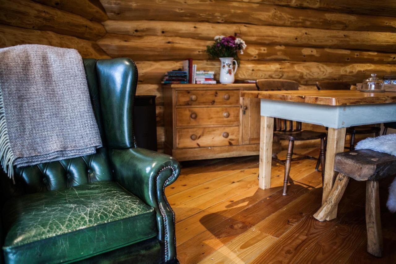 Lodge Coed Y Marchog Woodland Retreat *
