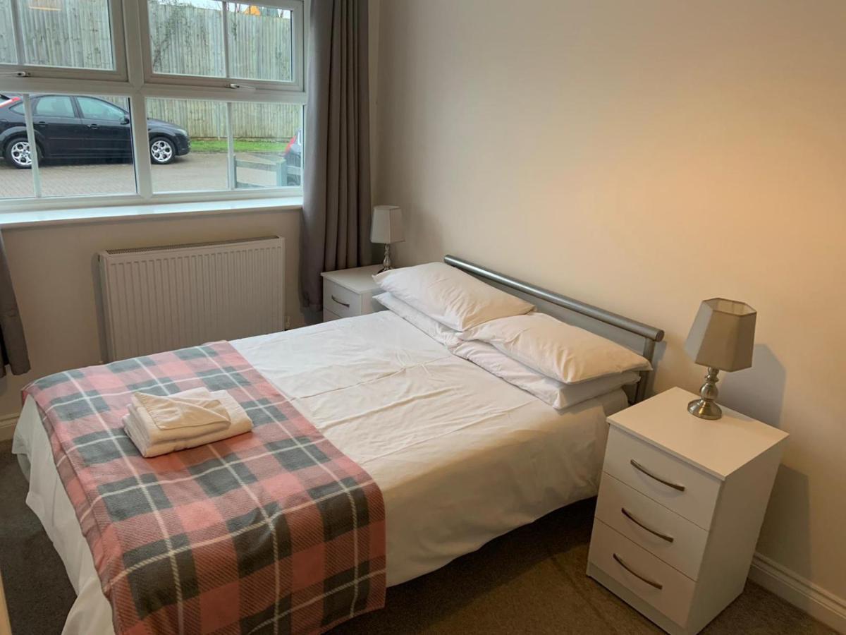 - Kestrel House - 4 Bedroom House Close To With Parking - Sleeps 7 - Suitable For Family Gatherings Or Contractors With Vehicles - Hosted By Rentmyhouse *
