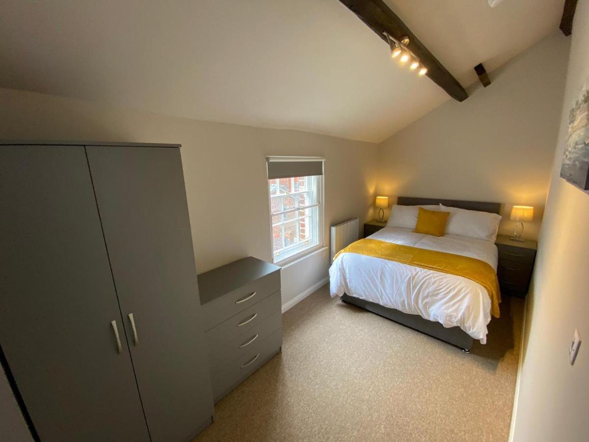Apartment @ Booth Hall *