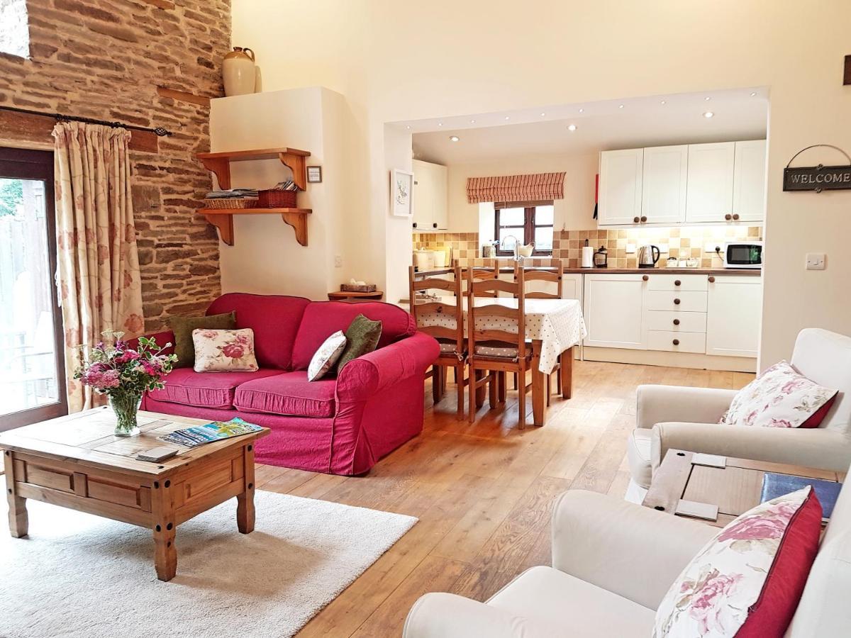 River Cottage@cwm Mill - Riverside Family Holidays In The Black Mountains *