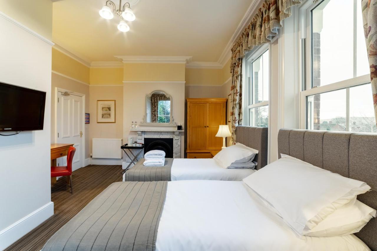 Guest house Charades Hereford