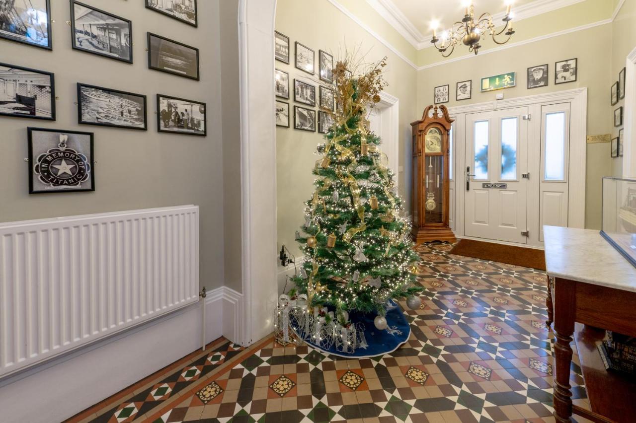 Charades Guest house Hereford