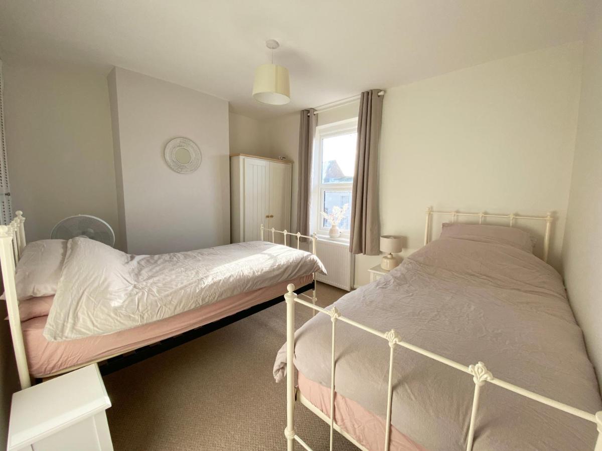 Holiday home Freshly Renovated 2 Bedroom Victorian Town House. *