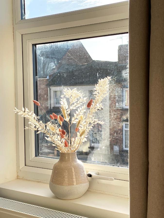 Freshly Renovated 2 Bedroom Victorian Town House. * Hereford