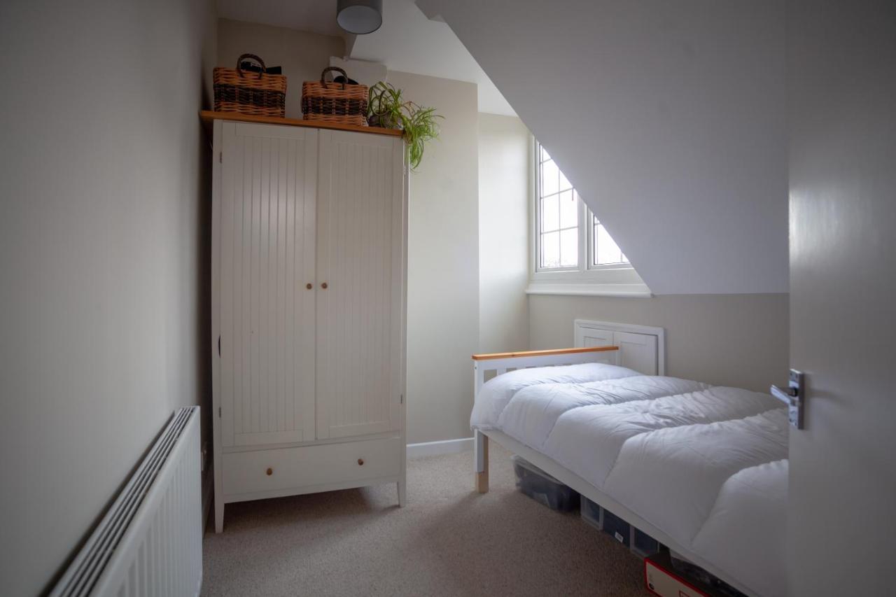 Apartment Hereford City - St Owens Terrace - Comfortable & Spacious Well Presented Three Storey House, Perfect For A Weekend Away & Exploring The City On Foot - Hosted By Rentmyhouse *