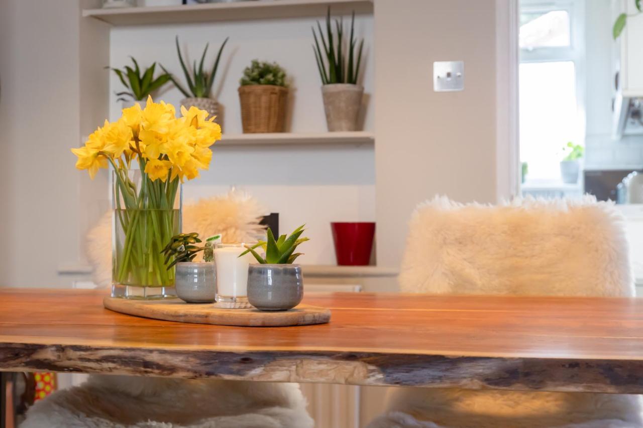 Apartment Hereford City - St Owens Terrace - Comfortable & Spacious Well Presented Three Storey House, Perfect For A Weekend Away & Exploring The City On Foot - Hosted By Rentmyhouse