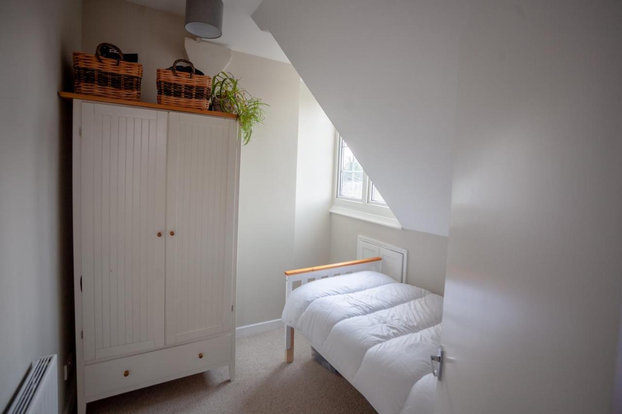 Apartment Hereford City - St Owens Terrace - Comfortable & Spacious Well Presented Three Storey House, Perfect For A Weekend Away & Exploring The City On Foot - Hosted By Rentmyhouse *