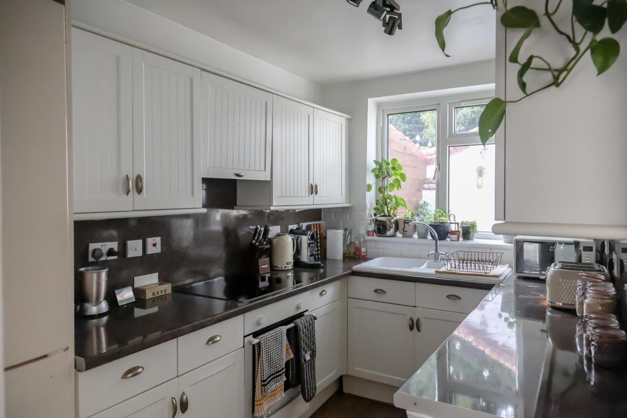 Apartment Hereford City - St Owens Terrace - Comfortable & Spacious Well Presented Three Storey House, Perfect For A Weekend Away & Exploring The City On Foot - Hosted By Rentmyhouse Hereford