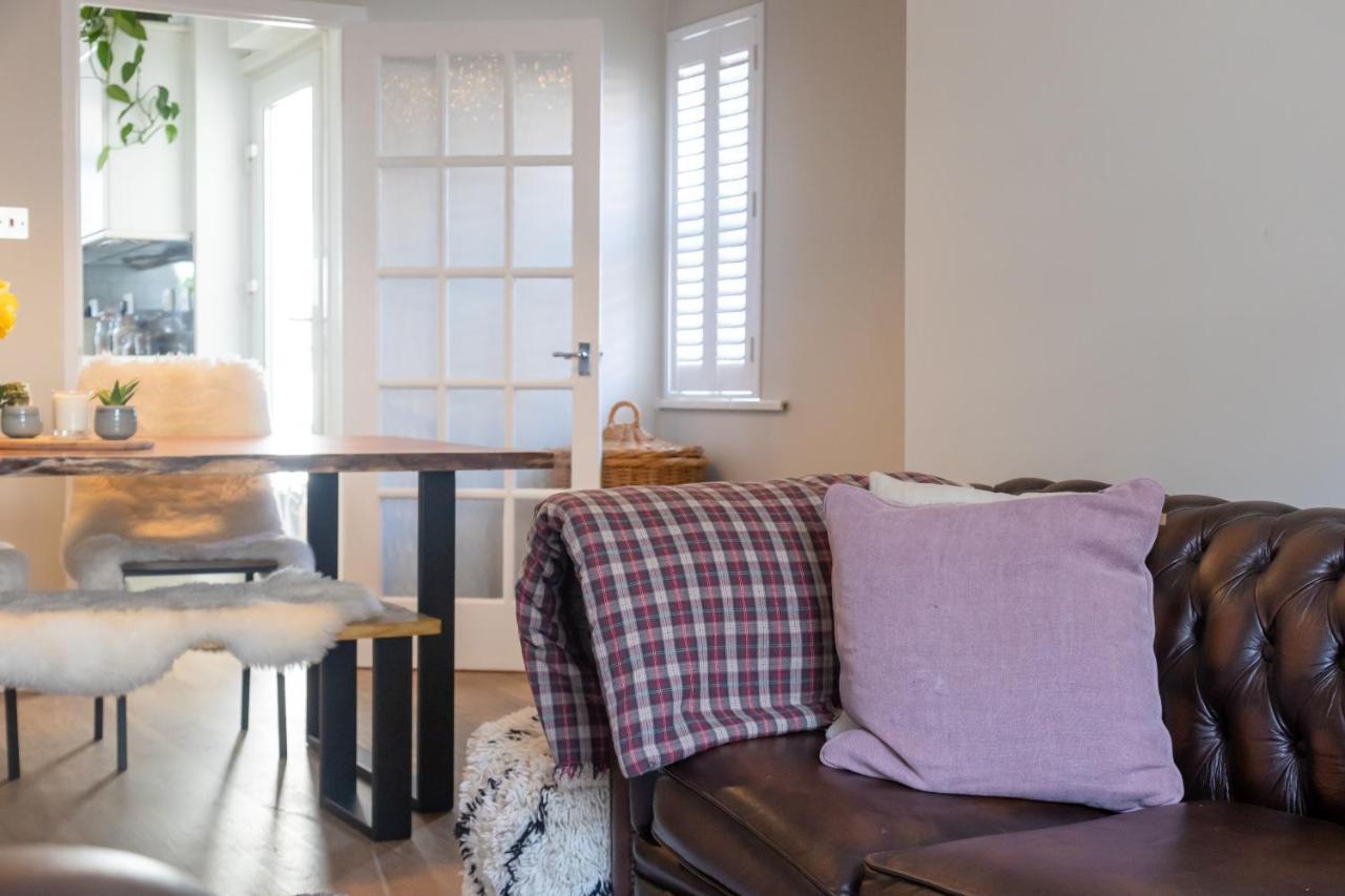 Hereford City - St Owens Terrace - Comfortable & Spacious Well Presented Three Storey House, Perfect For A Weekend Away & Exploring The City On Foot - Hosted By Rentmyhouse