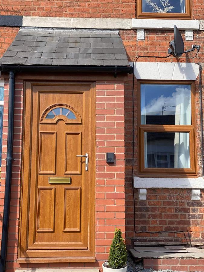 Holiday home Freshly Renovated 2 Bedroom Victorian Town House. Hereford