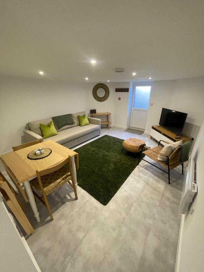 Apartment Quaint Basement Hereford