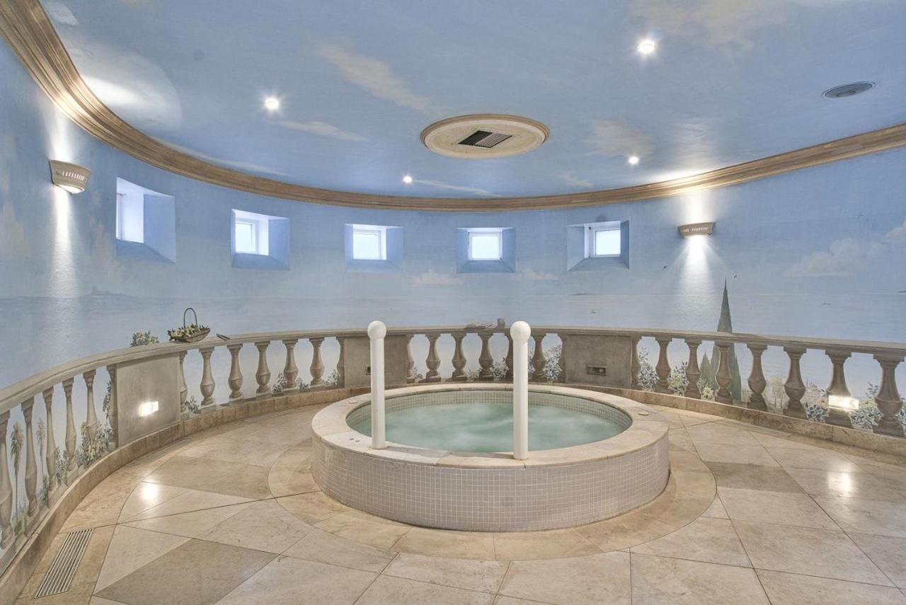 Fawley Court By Group Retreats Holiday home *