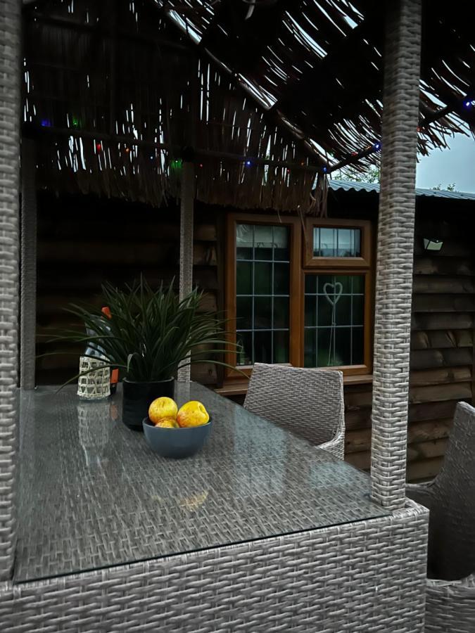 Lodge Four Seasons With Hot Tub Country Retreat *