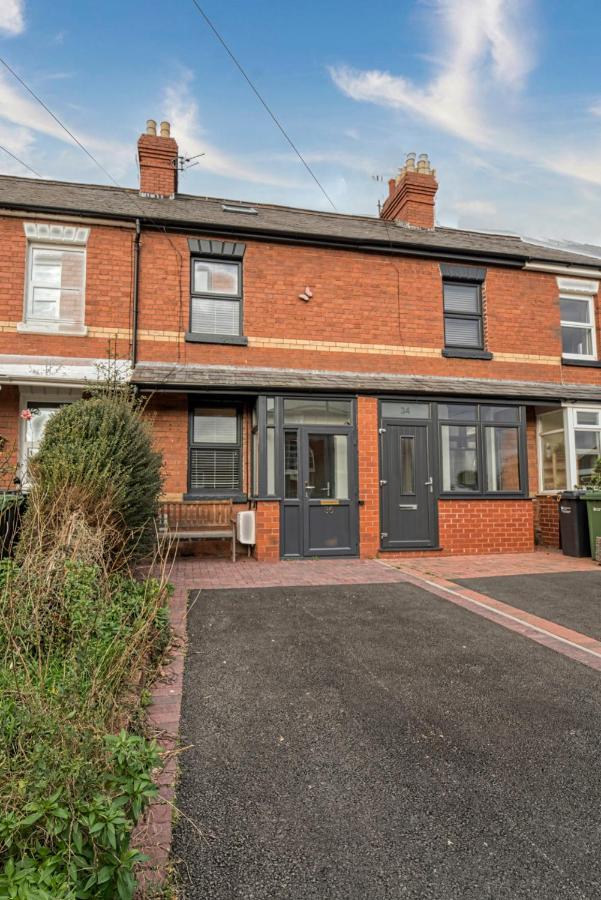 Holiday home Host & - Barton Road House