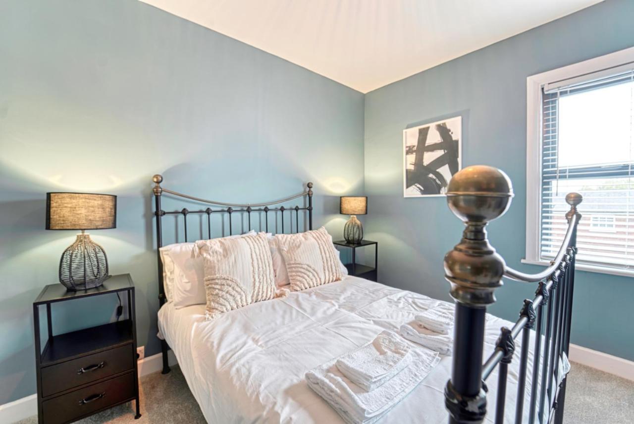 Host & - Barton Road House