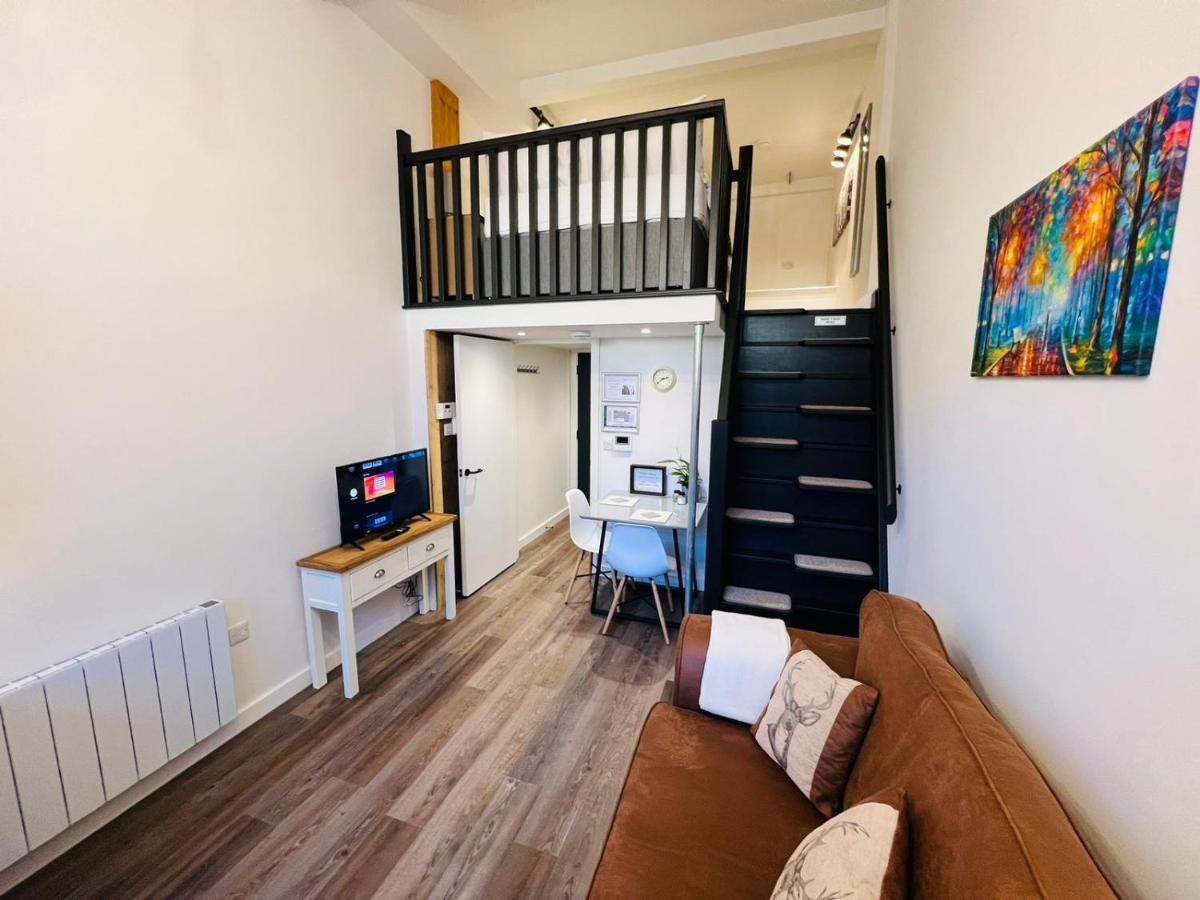 7 Sullivan House * Hereford