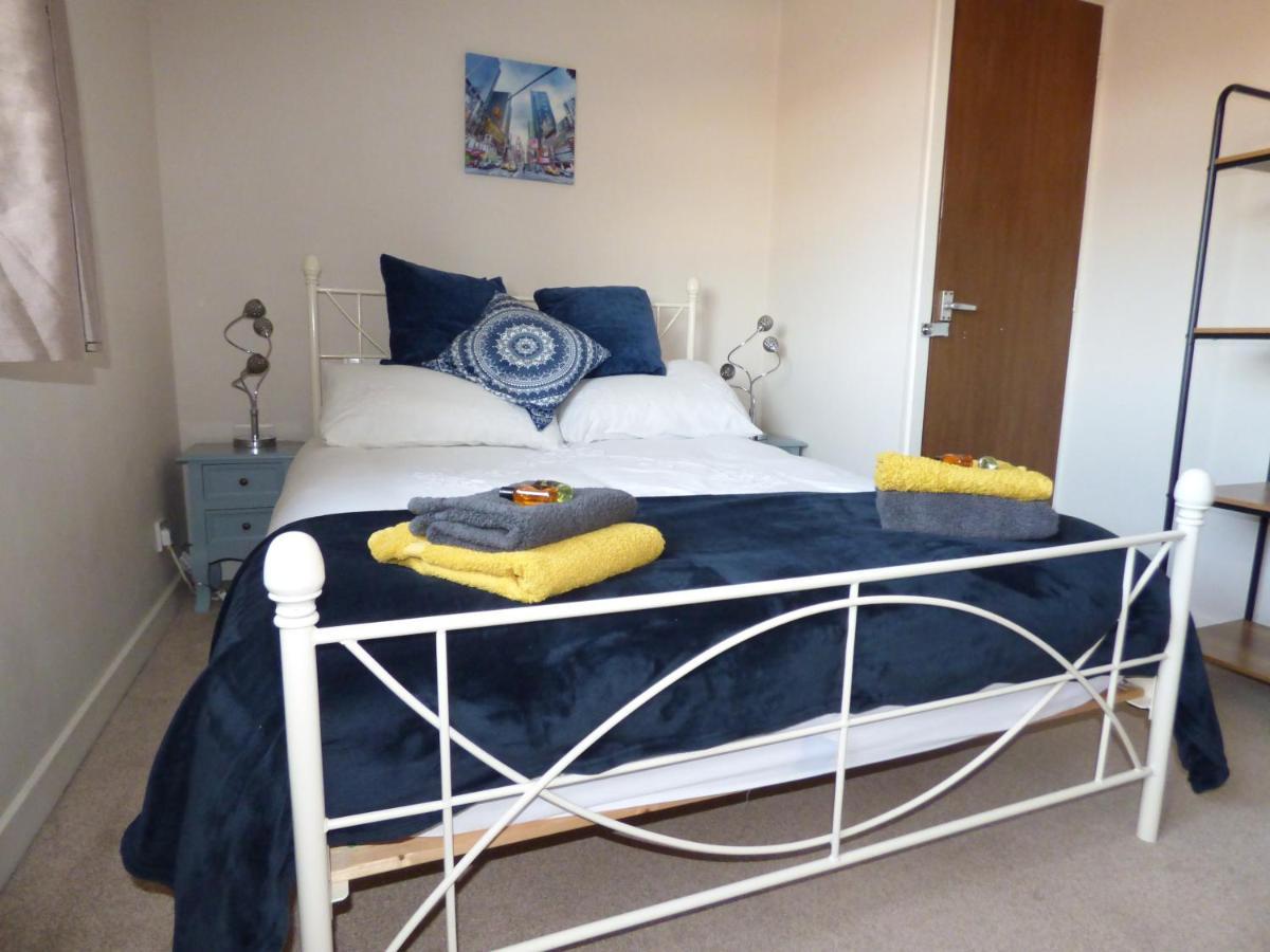 Cosy Quiet In ~ Close To Centre ~ Free Parking Holiday home Hereford