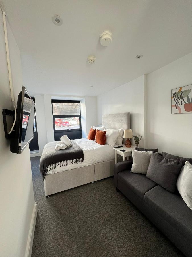 Host & - Eign Street Apartment