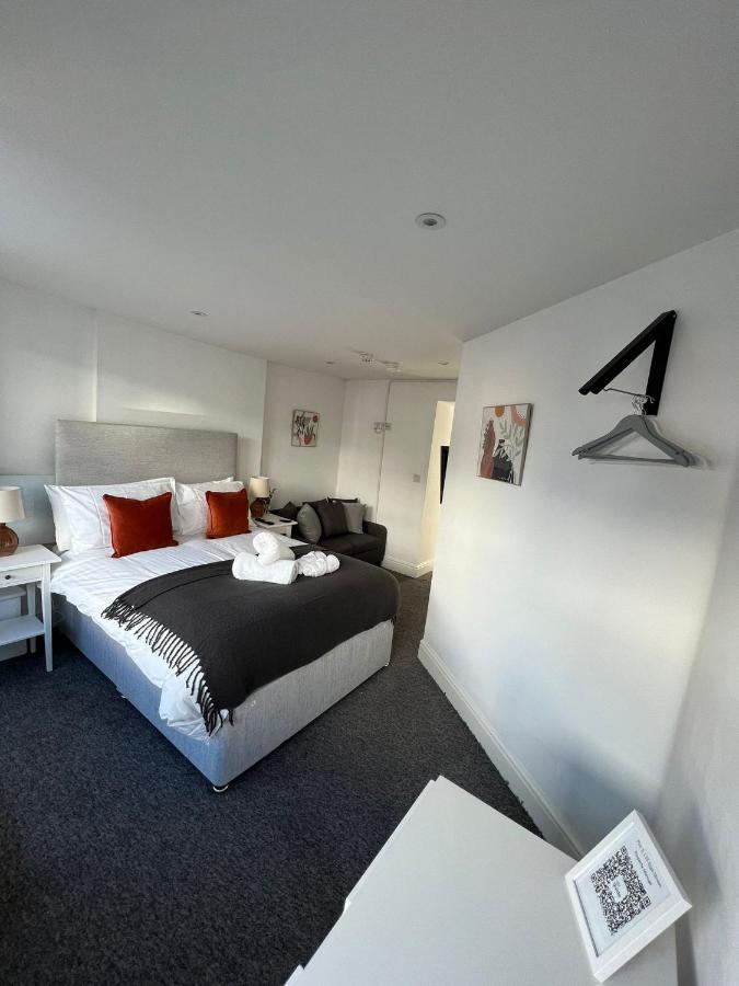 Host & - Eign Street Apartment