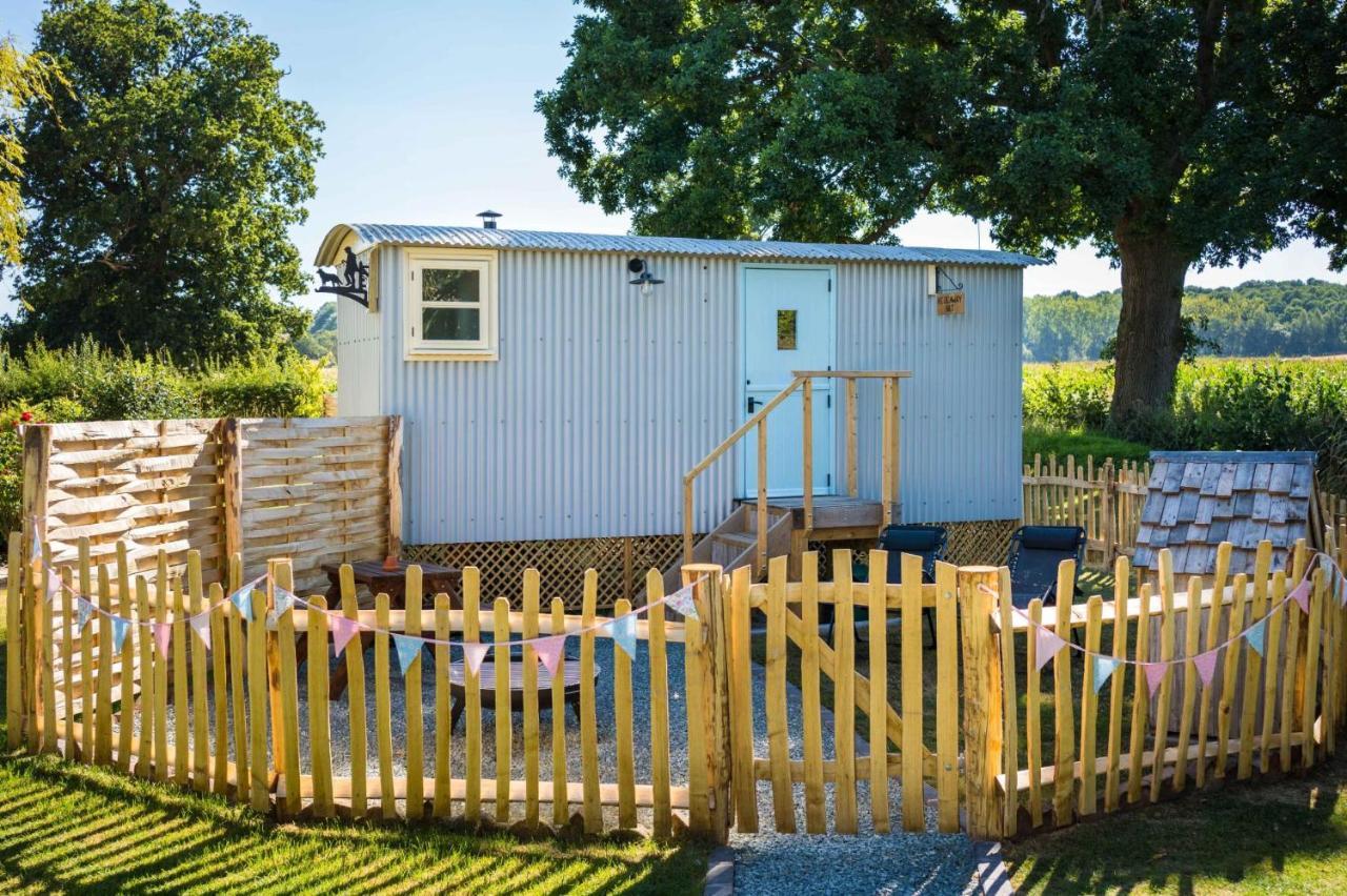 The Hideaway Hut - 1 Bed Shepherds Hut - Hereford
