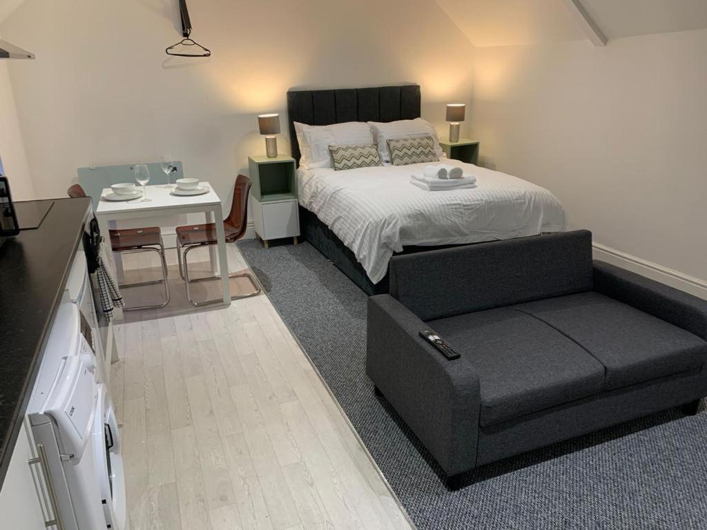Host & - Eign Street Apartment *