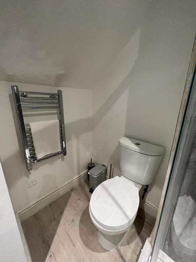 Host & - Eign Street Apartment
